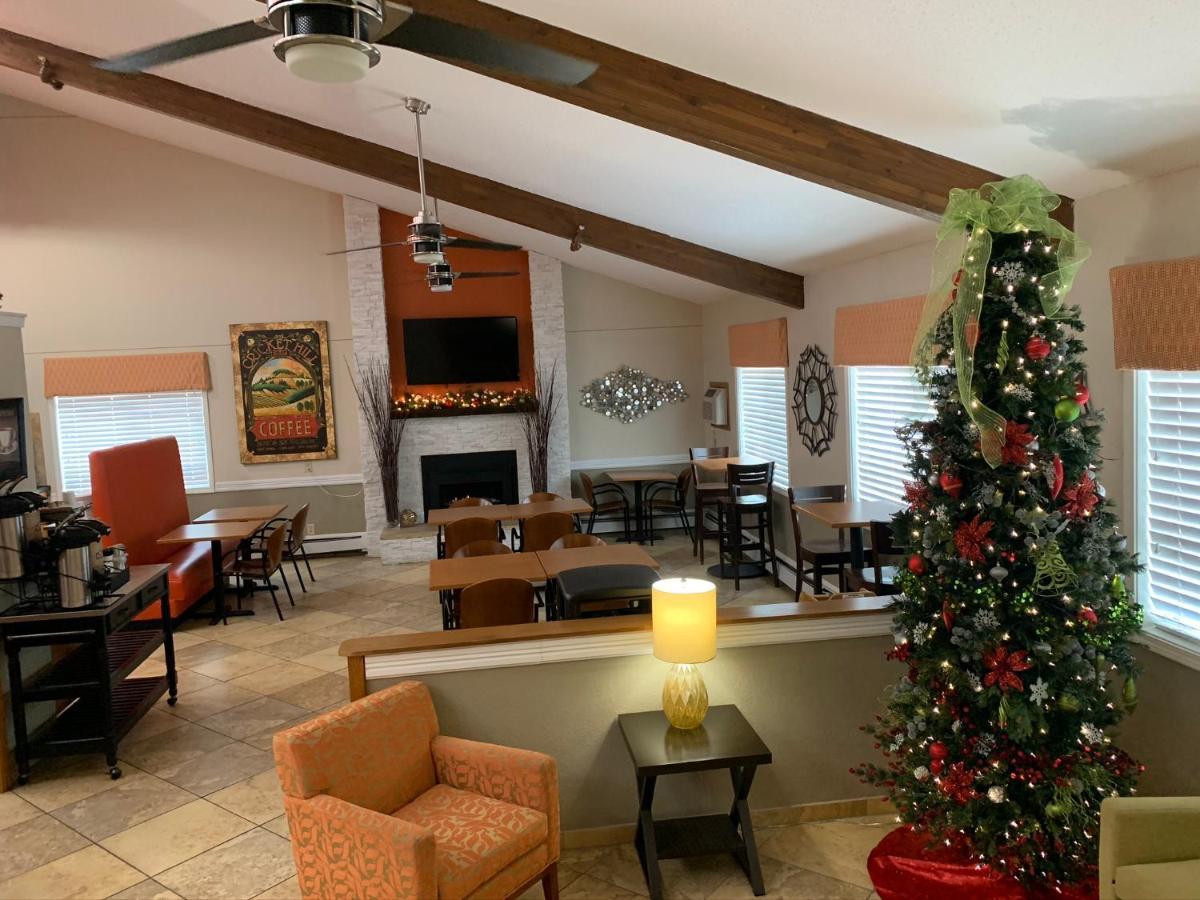 Nichols Inn & Suites Hastings Bagian luar foto