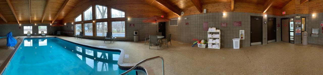 Nichols Inn & Suites Hastings Bagian luar foto
